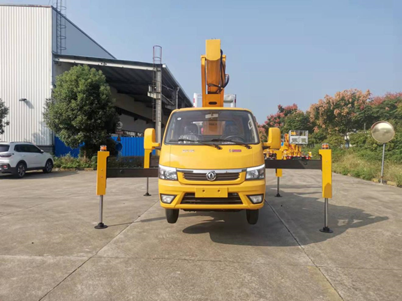 17.5米東風途逸高空作業(yè)車