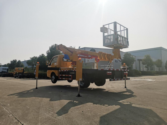 17.5米東風途逸高空作業(yè)車