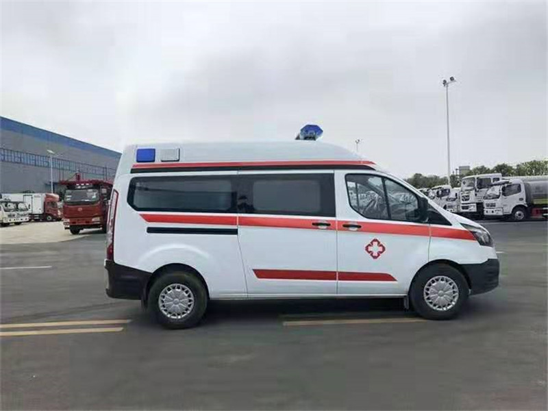 福特V362中軸中頂轉(zhuǎn)運型救護車